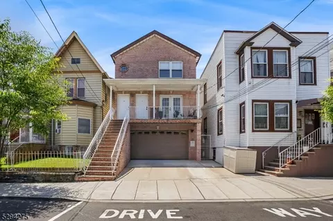 113 38th St #3, Union City, NJ 07087