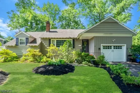 23 Valley Rd, Woodbridge Twp, NJ 07067