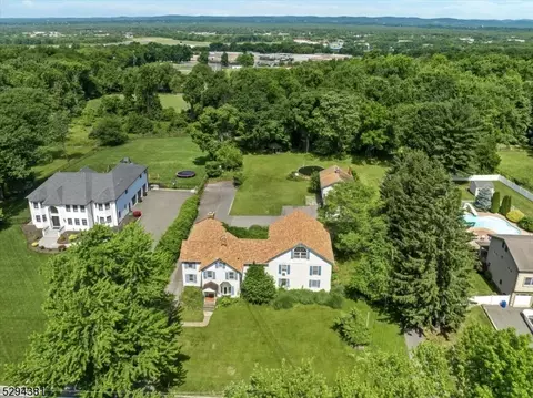 35 Grandview Ave, Caldwell, NJ 07006