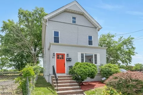 21 Lawrence St, Bloomfield, NJ 07003