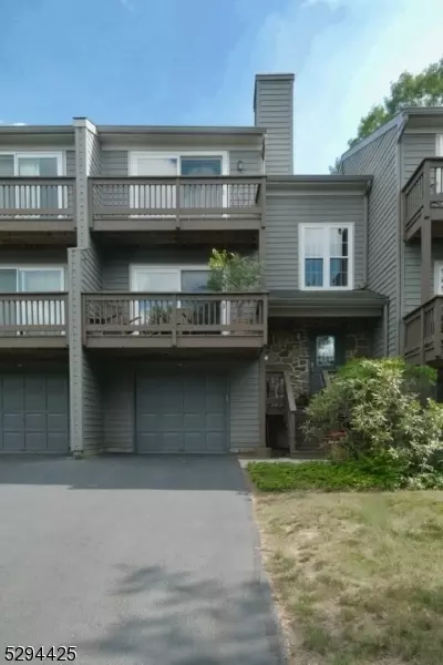 38 Chicopee Dr # G, Princeton, NJ 08540