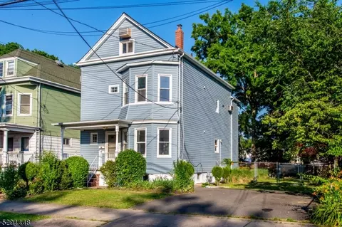 30 Zabriskie St, Haledon, NJ 07508