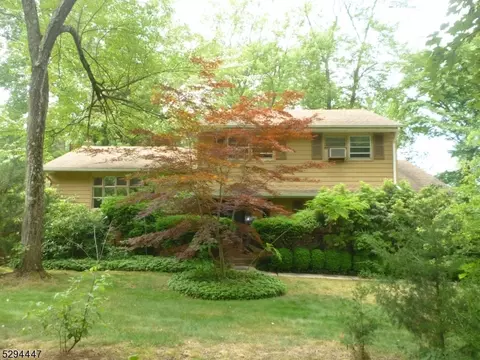 59 Cedar Green Ln, Berkeley Heights, NJ 07922