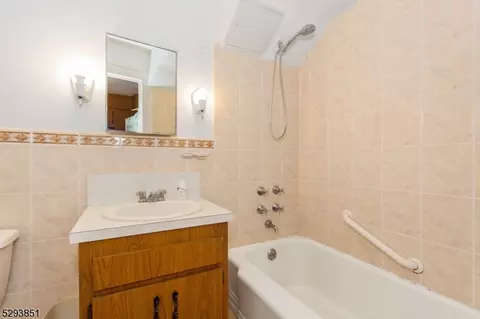 46 Strong St #2, Wallington, NJ 07057 photo 12