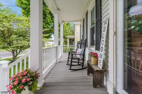 25 West St, Clinton Twp, NJ 08801