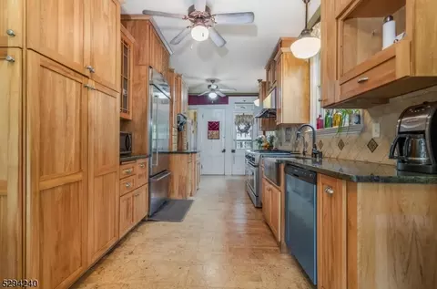 53 Broad St, Flemington, NJ 08822 photo 17