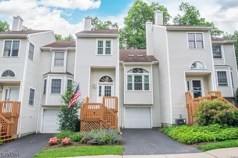14 Ryan Ln, Lincoln Park, NJ 07035