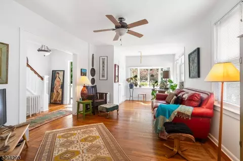 15 Hayes St, Cranford, NJ 07016