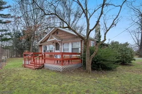 349 Three Bridges Rd, Hillsborough, NJ 08844