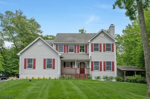 628 Morsetown Rd, West Milford, NJ 07480