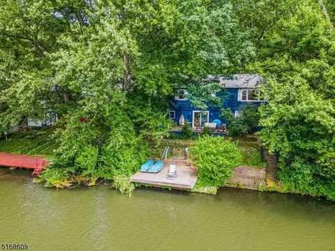 445 Skyline Lake Dr, Ringwood, NJ 07456