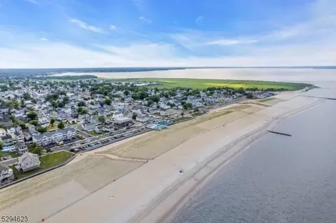 924 6th St, Keyport, NJ 07735
