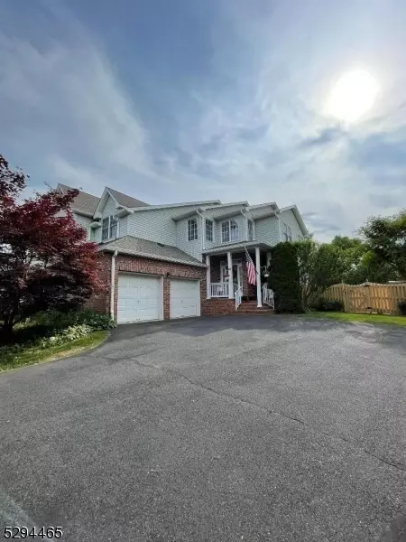 18 Newell St, Hillsborough, NJ 08844