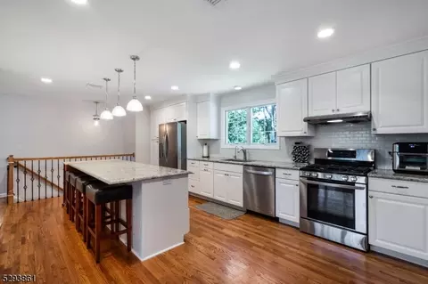 155 E Mendham Rd, Mendham Twp, NJ 07945 photo 9