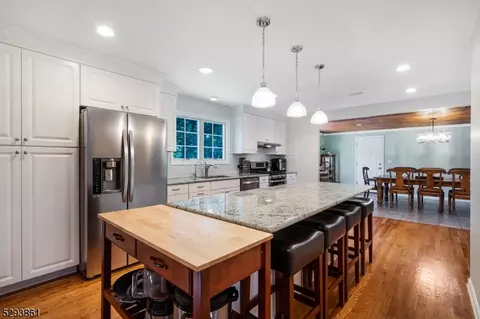 155 E Mendham Rd, Mendham Twp, NJ 07945 photo 8
