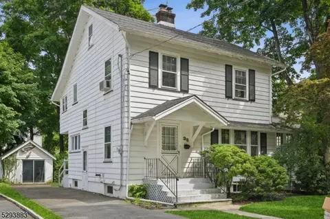 38 Elizabeth St, Caldwell, NJ 07006
