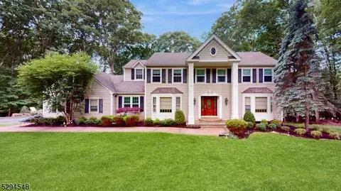 25 Phyllis Pl, Randolph, NJ 07869
