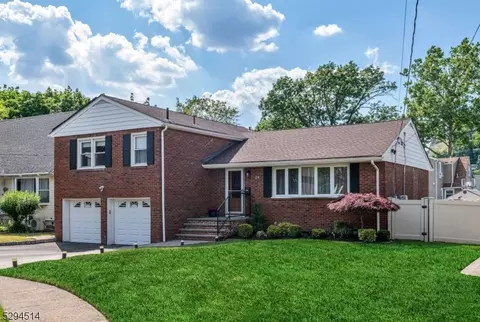 26 Kozy Ln, Clifton, NJ 07013