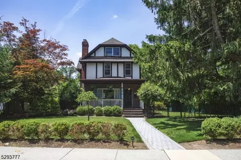 149 Cedar Ln, Hillsdale, NJ 07642