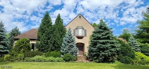3 Annabelle Ln, Florham Park, NJ 07932