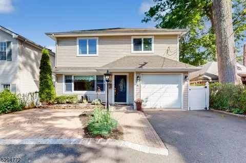 41 Sunset Trl, Denville, NJ 07834