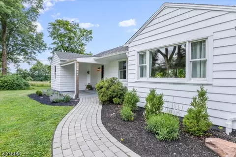 21 Lazy Brook Rd, Flemington, NJ 08822