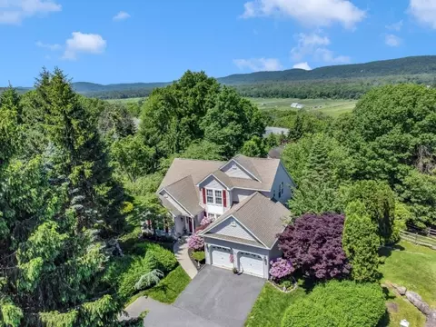 55 Canada Goose Dr, Hackettstown, NJ 07840