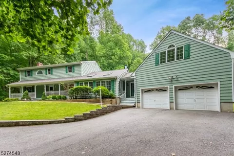 69 Turtleback Rd, Califon, NJ 07830