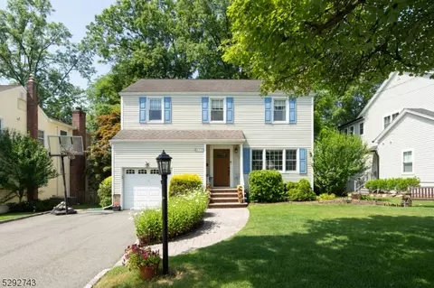 35 Concord Dr, Livingston, NJ 07039
