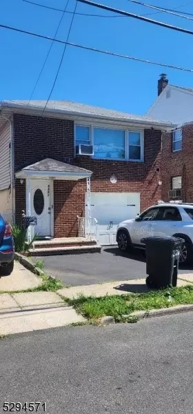 1371 Hamilton St, Elizabeth, NJ 07208
