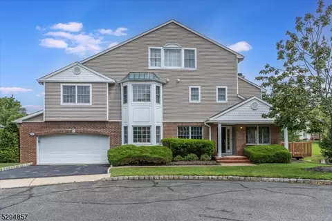 24 Waldeck Ct, West Orange, NJ 07052