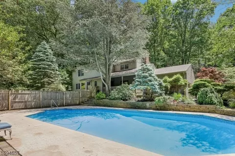 36 Wehrli Rd, Washington Twp, NJ 07853