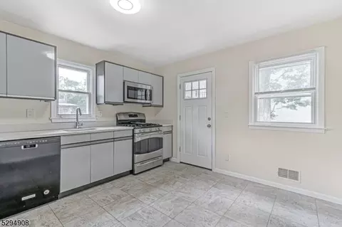 128 2nd St, Middlesex, NJ 08846 photo 10