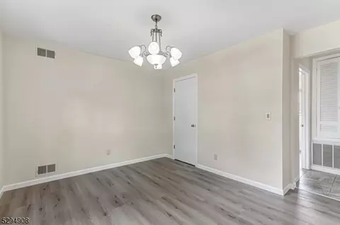 128 2nd St, Middlesex, NJ 08846 photo 5
