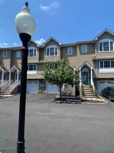 102 Montgomery St #14, Bloomfield, NJ 07003