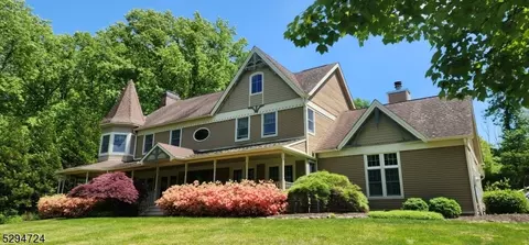 30 Old Mine Rd, Lebanon, NJ 08833