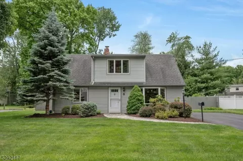 8 Bergen Dr, Cedar Grove, NJ 07009