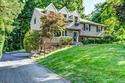 37 Dobbs St, Bernardsville, NJ 07924
