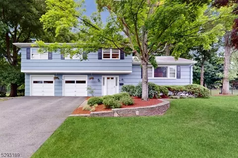 8 Hastings Rd, Morris Plains, NJ 07950