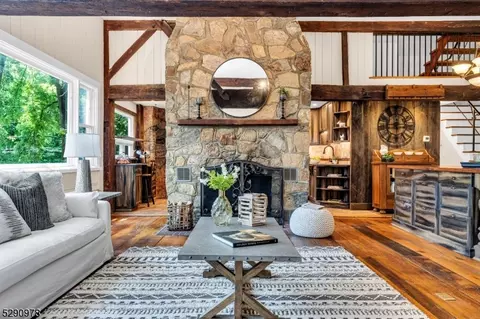 16 Bunnvale Rd, Califon, NJ 07830
