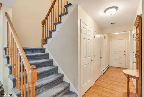 38 Matthew Rd, Wayne, NJ 07470 photo 3