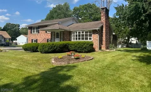 49 Auburn Rd, Parsippany-troy Hills Twp, NJ 07054