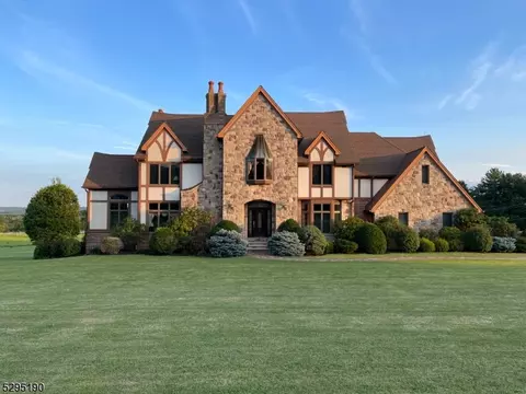 245 Grandview Rd, Skillman, NJ 08558