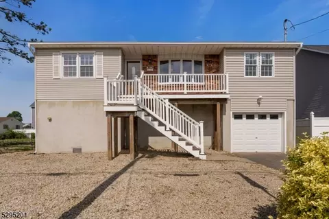 36 Longman St, Toms River, NJ 08753