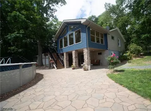 139 National Park Dr, Bangor, PA 18013