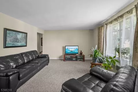 97 Troy Dr #D, Springfield, NJ 07081 photo 8