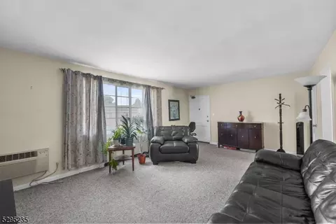 97 Troy Dr #D, Springfield, NJ 07081 photo 3