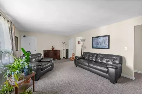 97 Troy Dr #D, Springfield, NJ 07081 photo 5