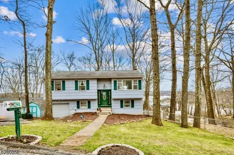 227 Carentan Rd, Hopatcong, NJ 07843