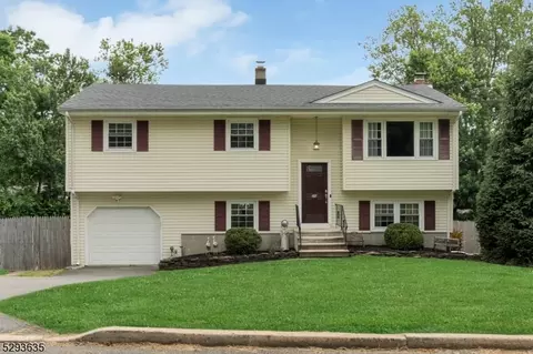 20 Honeyman Dr, Flemington, NJ 08822